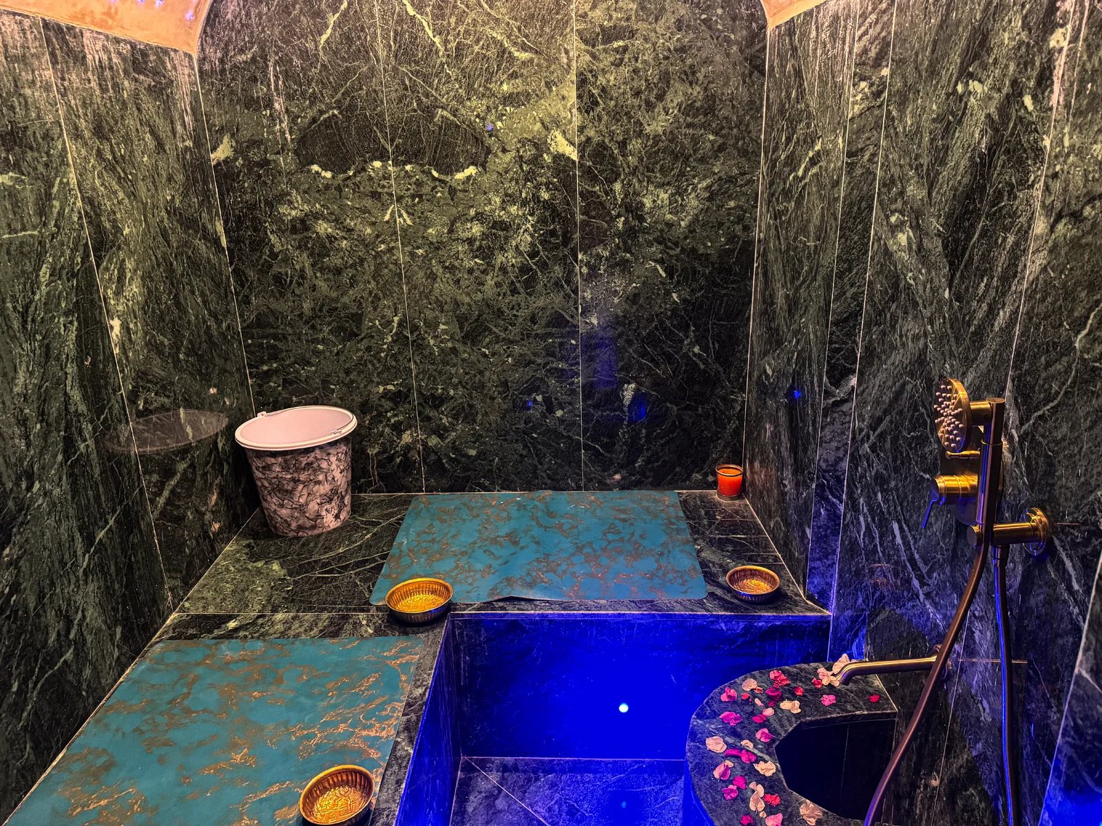 Hammam en marbre vert, Riad N'S Marrakech